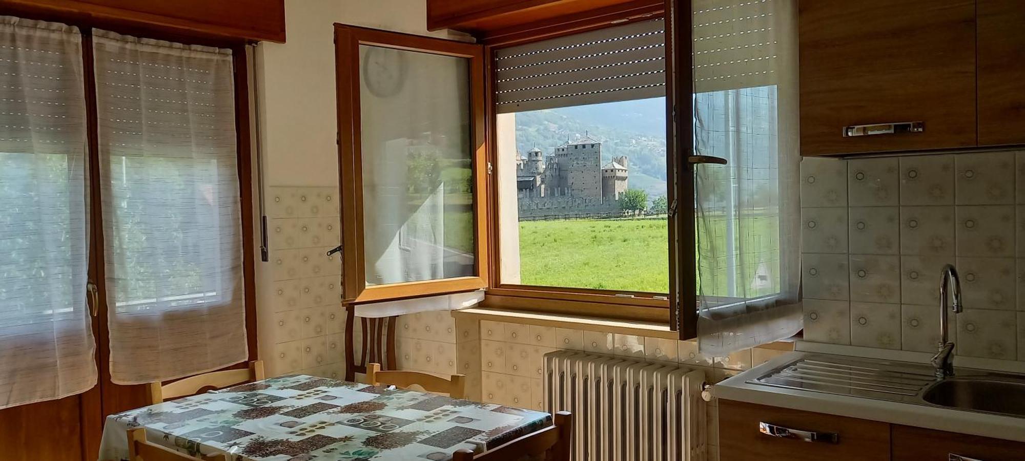 Vue Du Chateau Villa Fenis Eksteriør billede